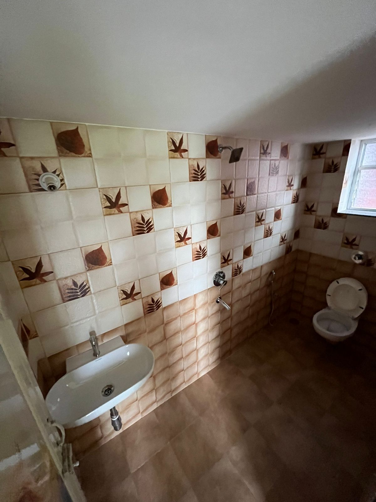 Spacious 4 Bedroom Bungalow in Mandopa, Navelim